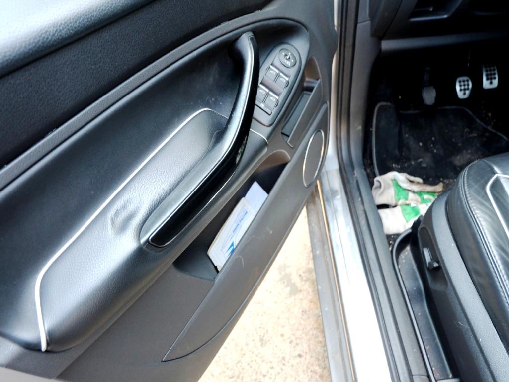 Machines for the manufacturing of foamed <br>and injected attachments and spare parts <br>for the automotive sector-9