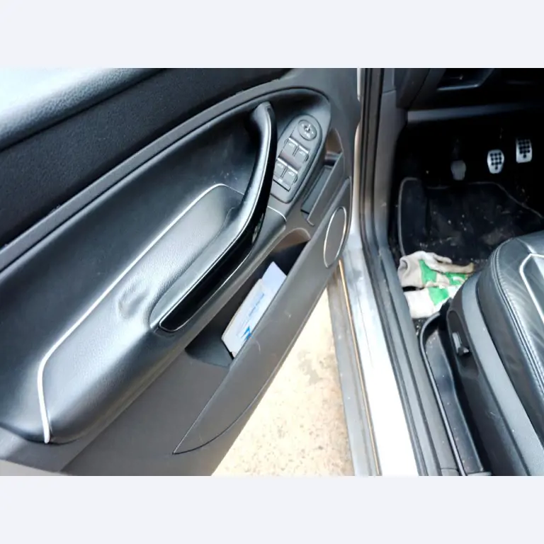 Machines for the manufacturing of foamed <br>and injected attachments and spare parts <br>for the automotive sector-9