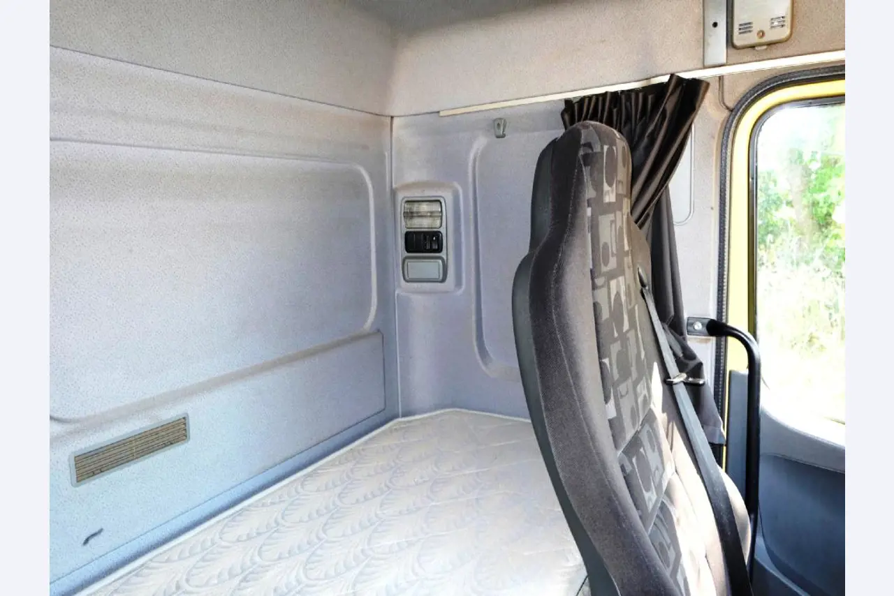 Machines for the manufacturing of foamed <br>and injected attachments and spare parts <br>for the automotive sector-11