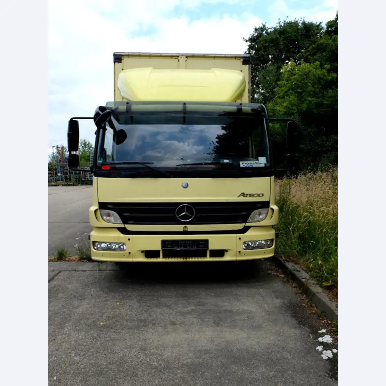 Machines for the manufacturing of foamed <br>and injected attachments and spare parts <br>for the automotive sector-2