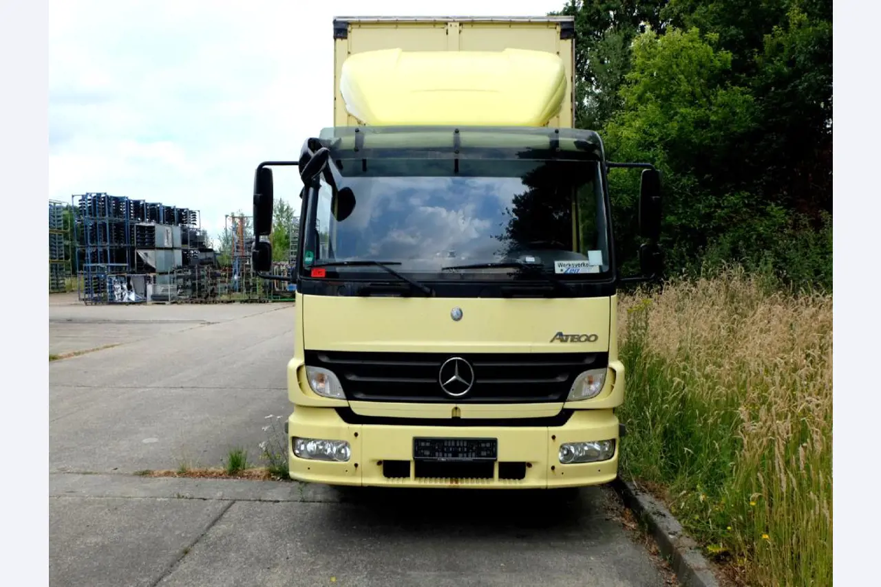 Machines for the manufacturing of foamed <br>and injected attachments and spare parts <br>for the automotive sector-3