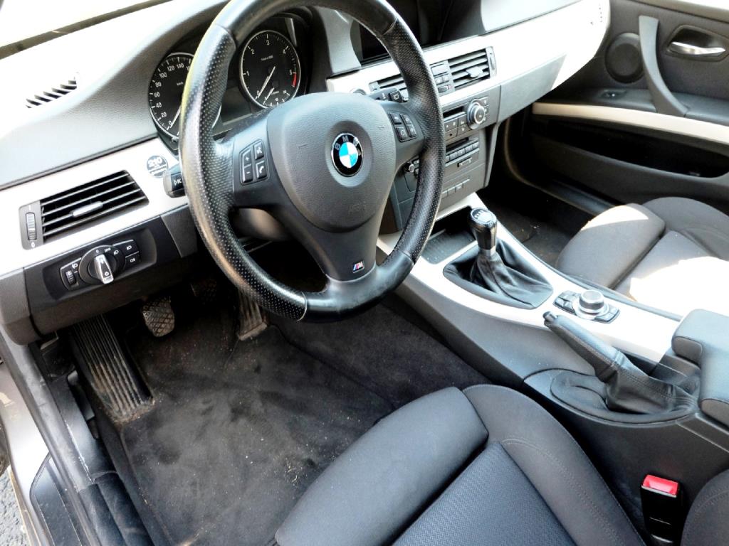 Máquinas para a produção de peças (complementares) para automóveis espumadas e moldadas por injeção-11