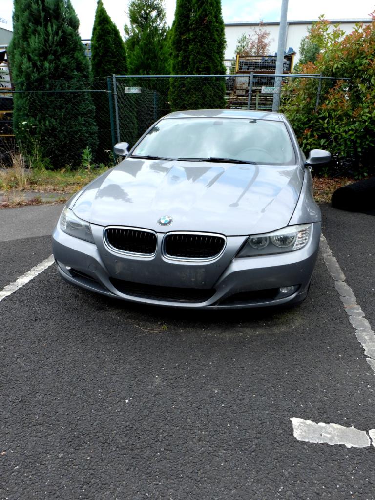 Máquinas para a produção de peças (complementares) para automóveis espumadas e moldadas por injeção-2