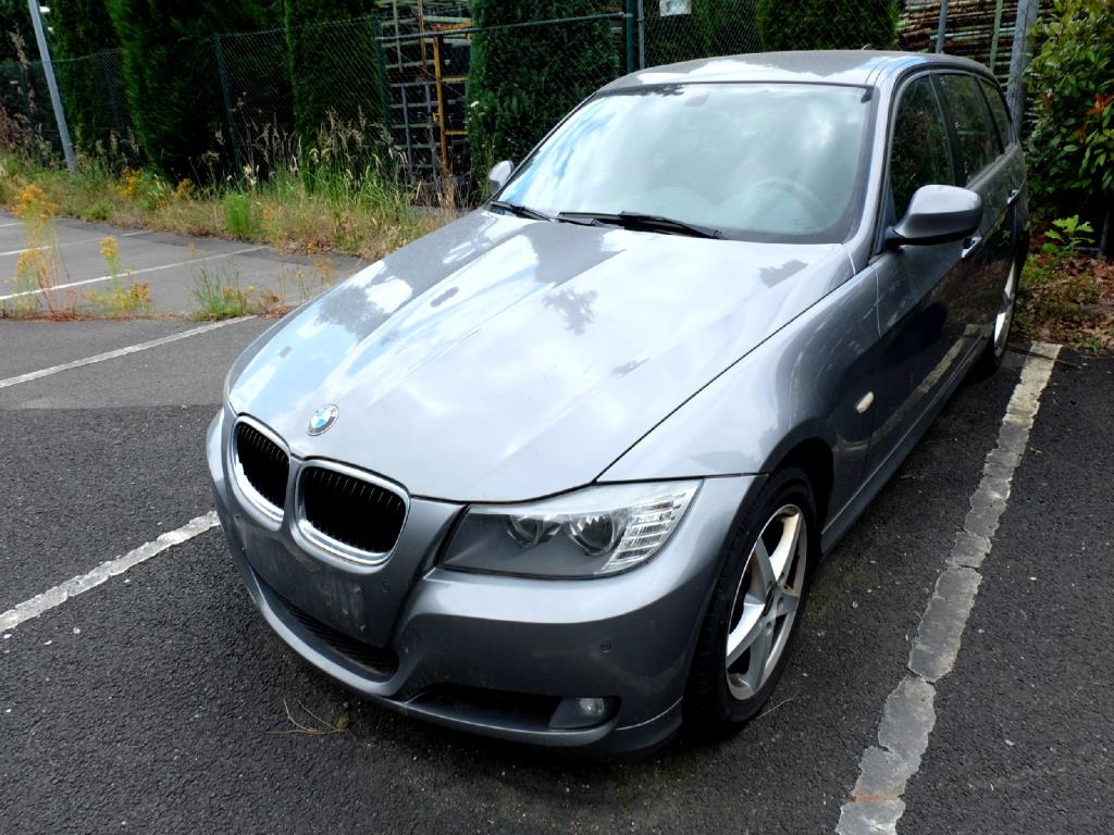 Máquinas para a produção de peças (complementares) para automóveis espumadas e moldadas por injeção-3