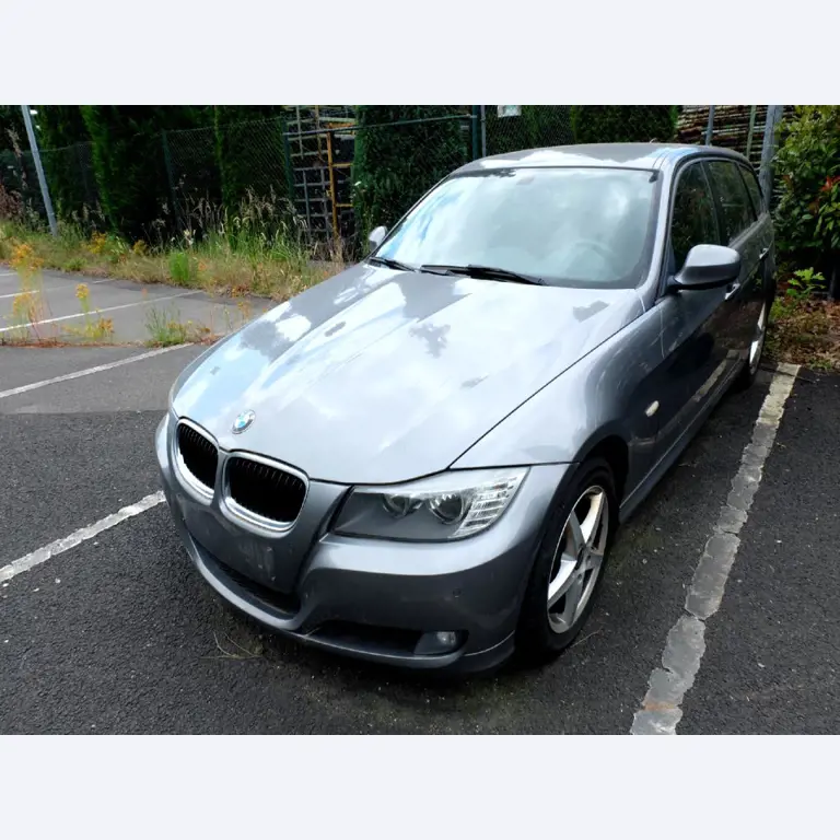 Machines pour la fabrication de pièces (rapportées) automobiles moussées et injectées-3