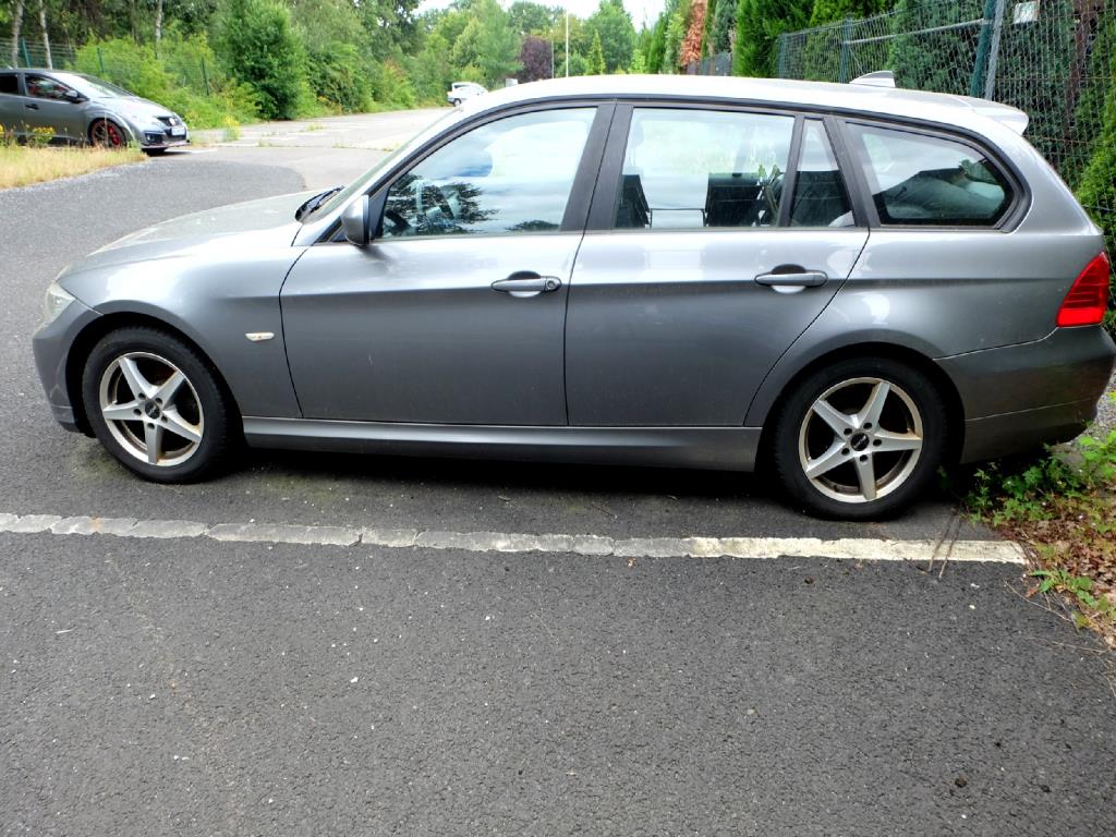 Máquinas para a produção de peças (complementares) para automóveis espumadas e moldadas por injeção-4