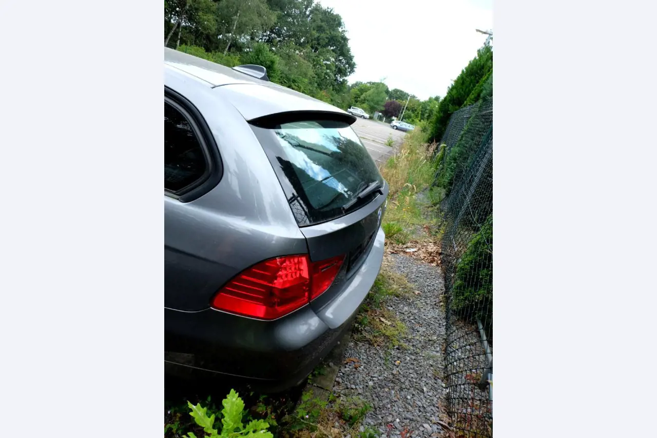 Machines pour la fabrication de pièces (rapportées) automobiles moussées et injectées-5
