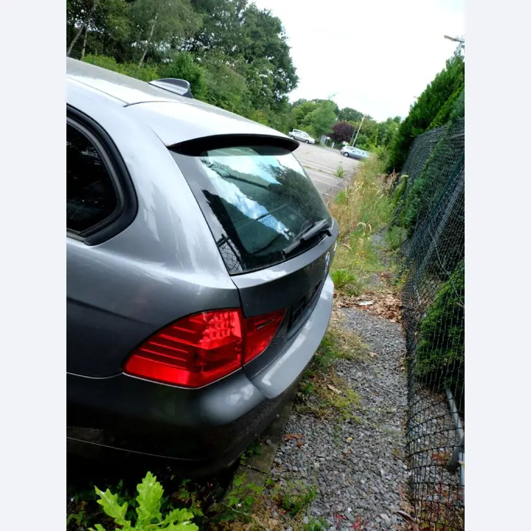 Machines pour la fabrication de pièces (rapportées) automobiles moussées et injectées-5