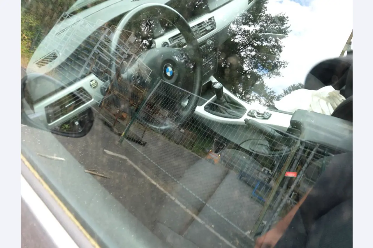 Machines pour la fabrication de pièces (rapportées) automobiles moussées et injectées-6