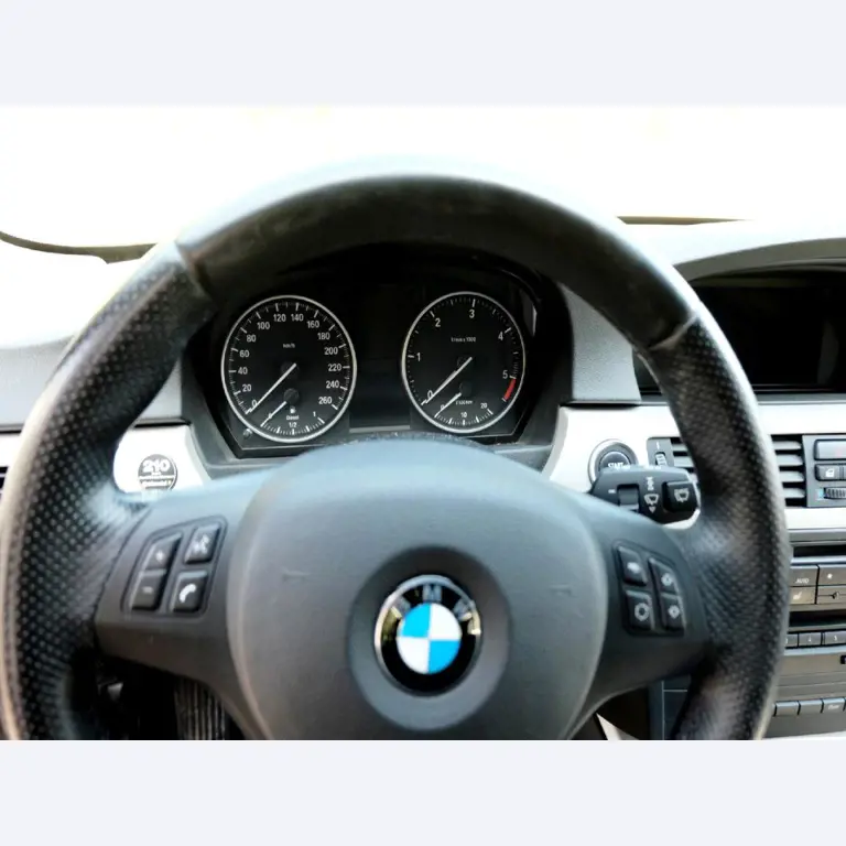 Machines pour la fabrication de pièces (rapportées) automobiles moussées et injectées-7