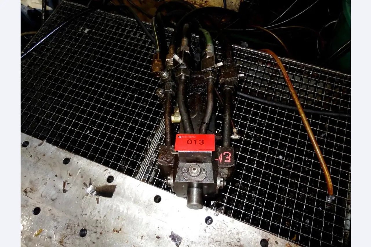 Machines for the manufacturing of foamed <br>and injected attachments and spare parts <br>for the automotive sector-4