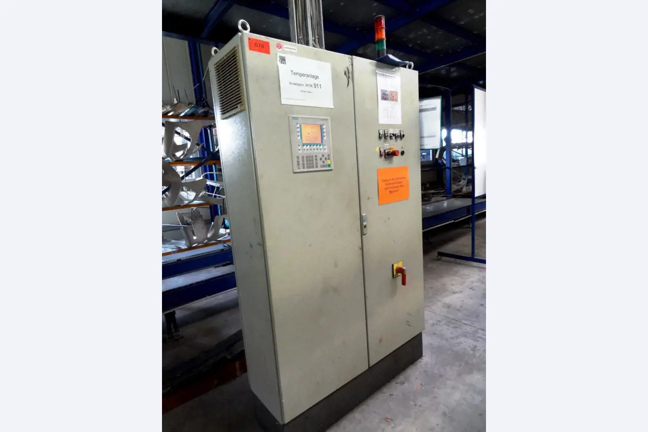 Machines pour la fabrication de pièces (rapportées) automobiles moussées et injectées-1