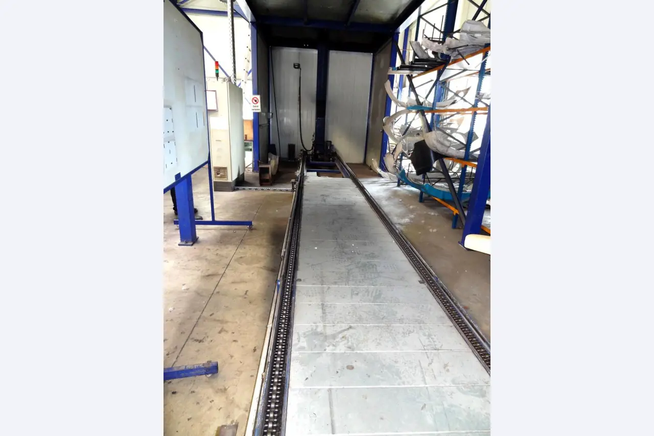 Machines pour la fabrication de pièces (rapportées) automobiles moussées et injectées-5