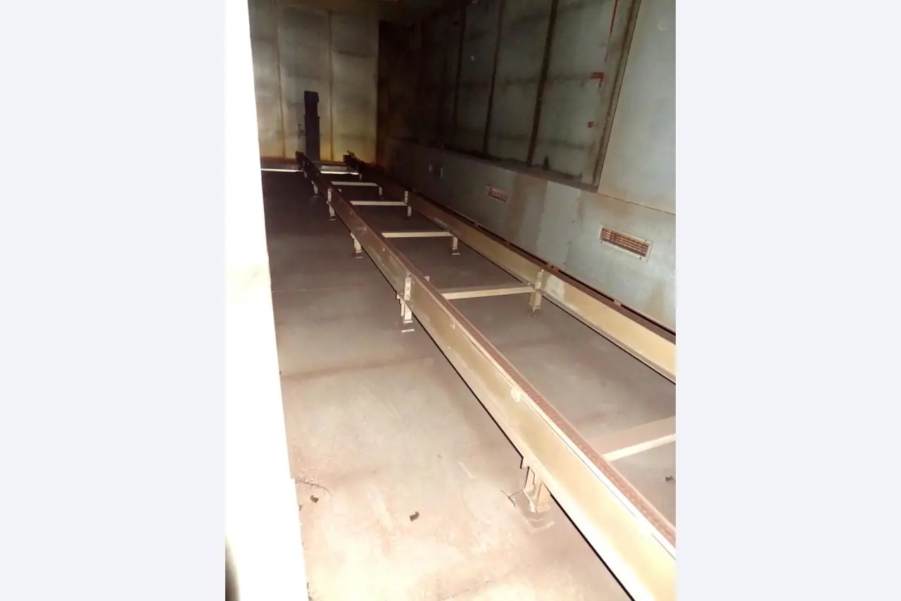 Machines pour la fabrication de pièces (rapportées) automobiles moussées et injectées-7