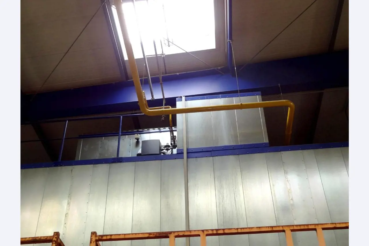 Machines pour la fabrication de pièces (rapportées) automobiles moussées et injectées-9