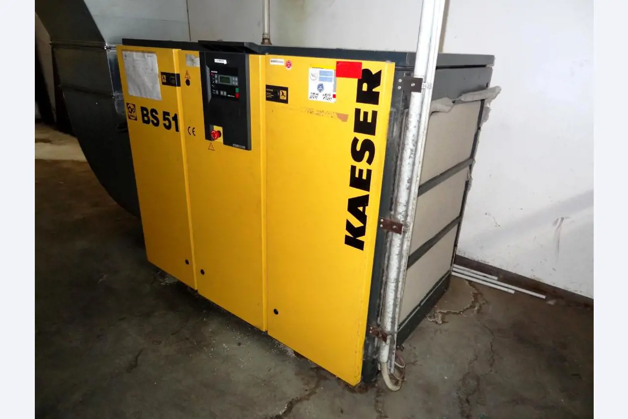 Machines for the manufacturing of foamed <br>and injected attachments and spare parts <br>for the automotive sector-1