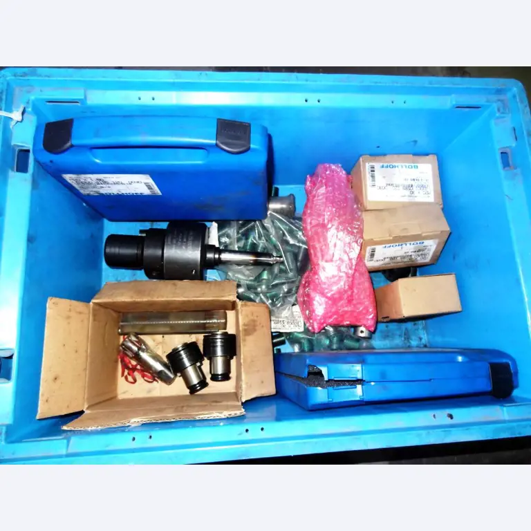 Maschinen zur Herstellung von geschäumten und gespritzten Kfz-(Anbau-)Teilen -2