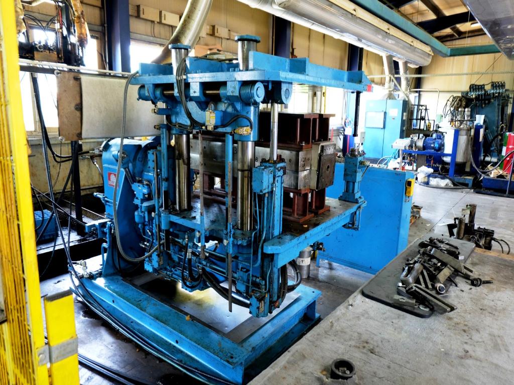 Machines for the manufacturing of foamed <br>and injected attachments and spare parts <br>for the automotive sector-1