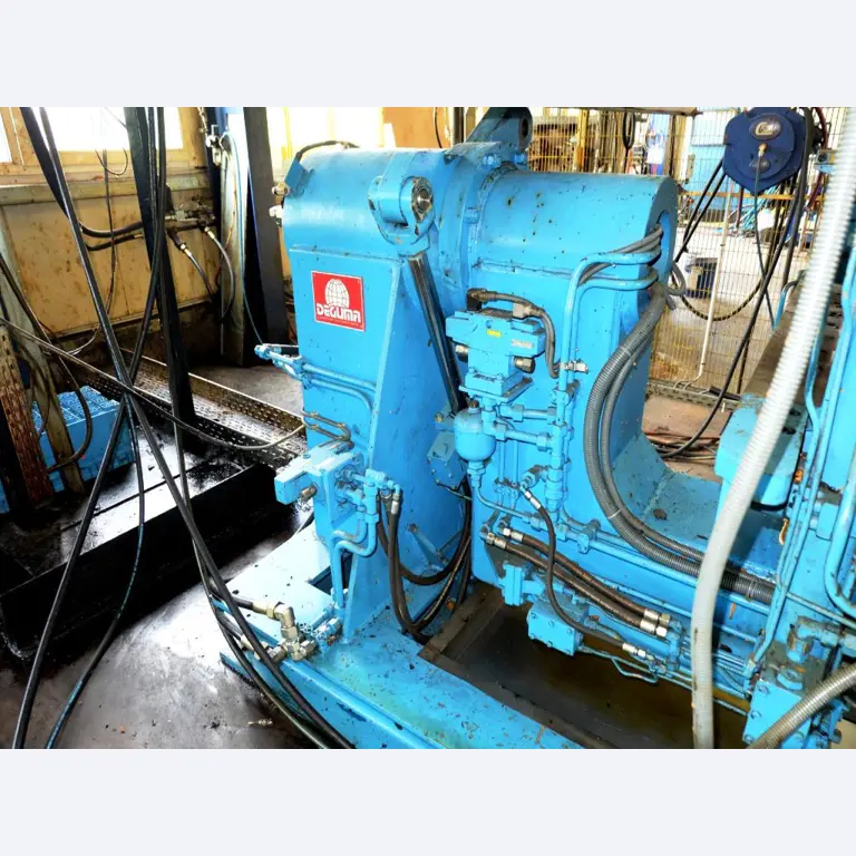 Machines for the manufacturing of foamed <br>and injected attachments and spare parts <br>for the automotive sector-6