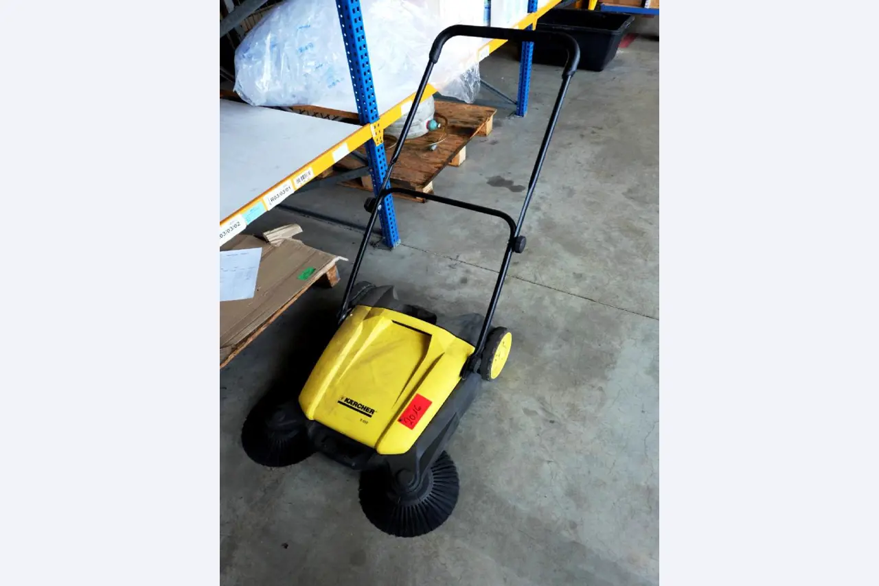 Machines for the manufacturing of foamed <br>and injected attachments and spare parts <br>for the automotive sector-1