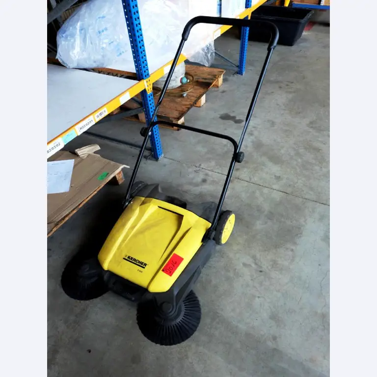 Machines for the manufacturing of foamed <br>and injected attachments and spare parts <br>for the automotive sector-1