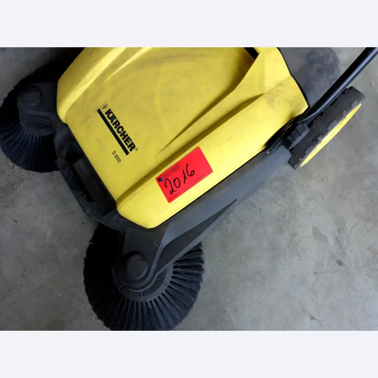 Machines for the manufacturing of foamed <br>and injected attachments and spare parts <br>for the automotive sector-2