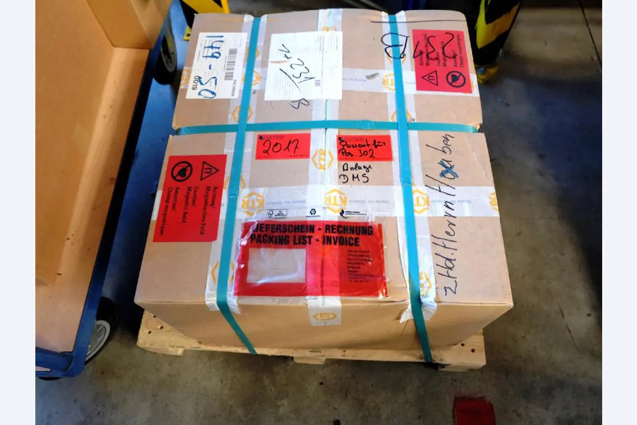 Machines for the manufacturing of foamed <br>and injected attachments and spare parts <br>for the automotive sector-1