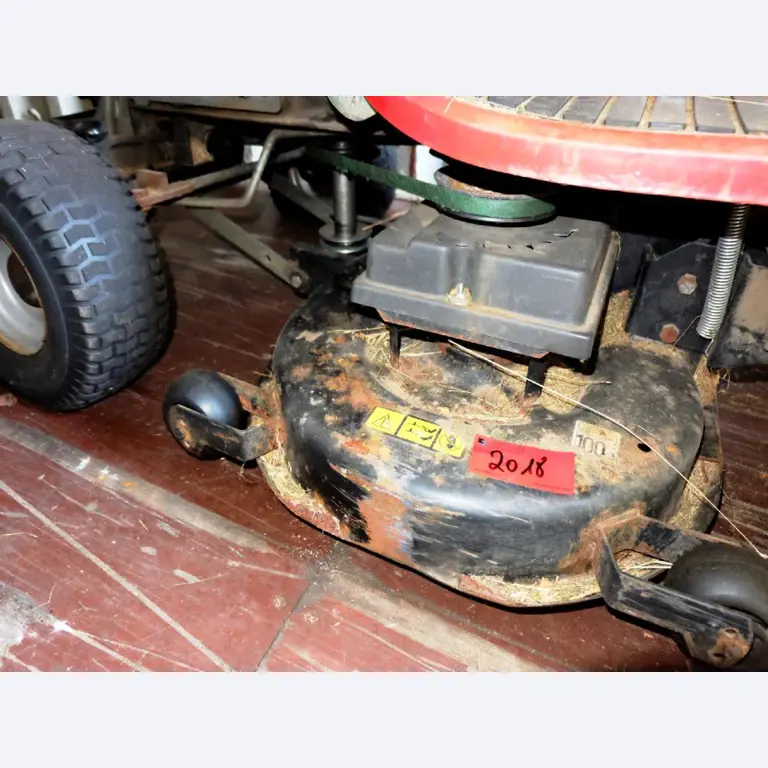 Machines for the manufacturing of foamed <br>and injected attachments and spare parts <br>for the automotive sector-10