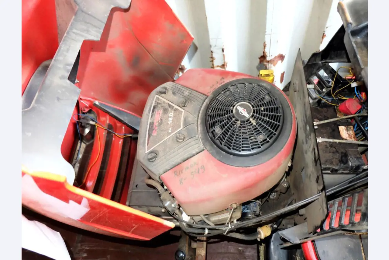 Machines for the manufacturing of foamed <br>and injected attachments and spare parts <br>for the automotive sector-2