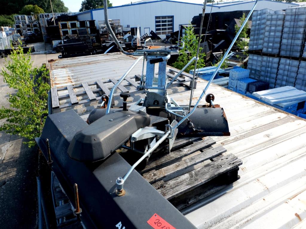 Machines for the manufacturing of foamed <br>and injected attachments and spare parts <br>for the automotive sector-4