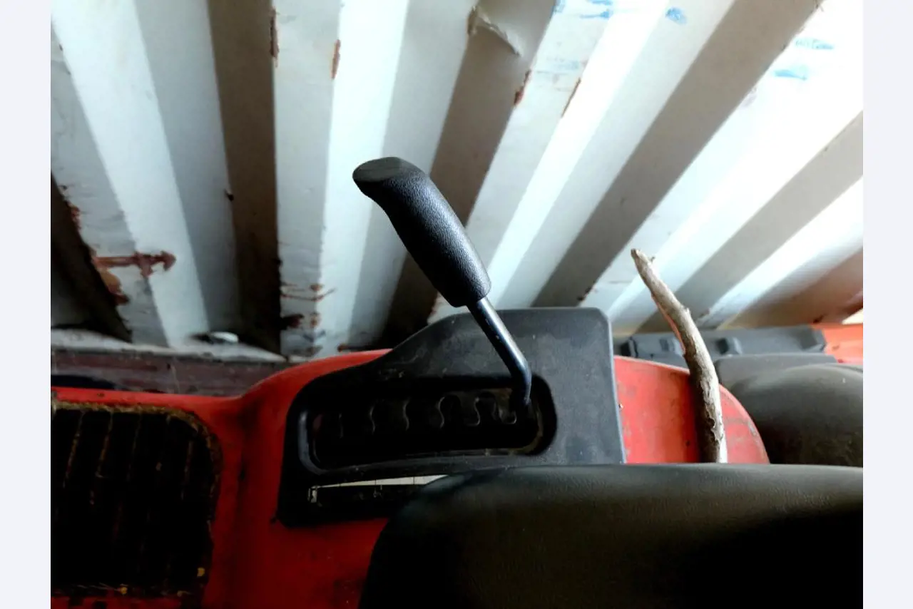 Machines for the manufacturing of foamed <br>and injected attachments and spare parts <br>for the automotive sector-9