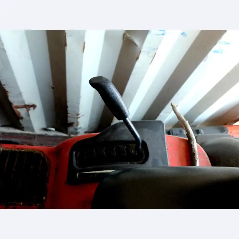 Machines for the manufacturing of foamed <br>and injected attachments and spare parts <br>for the automotive sector-9