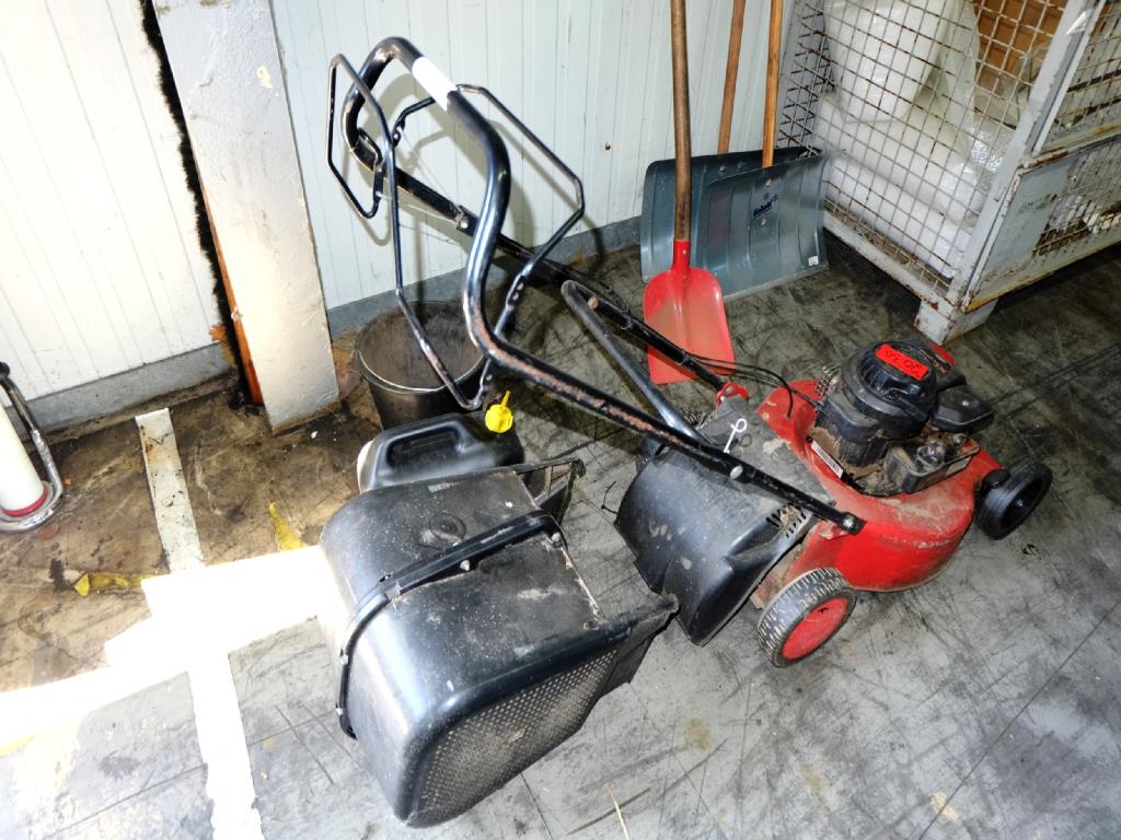Maschinen zur Herstellung von geschäumten und gespritzten Kfz-(Anbau-)Teilen -1