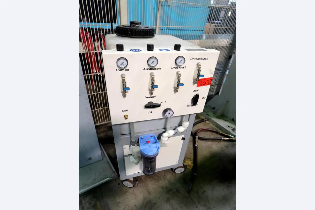 Machines pour la fabrication de pièces (rapportées) automobiles moussées et injectées-1