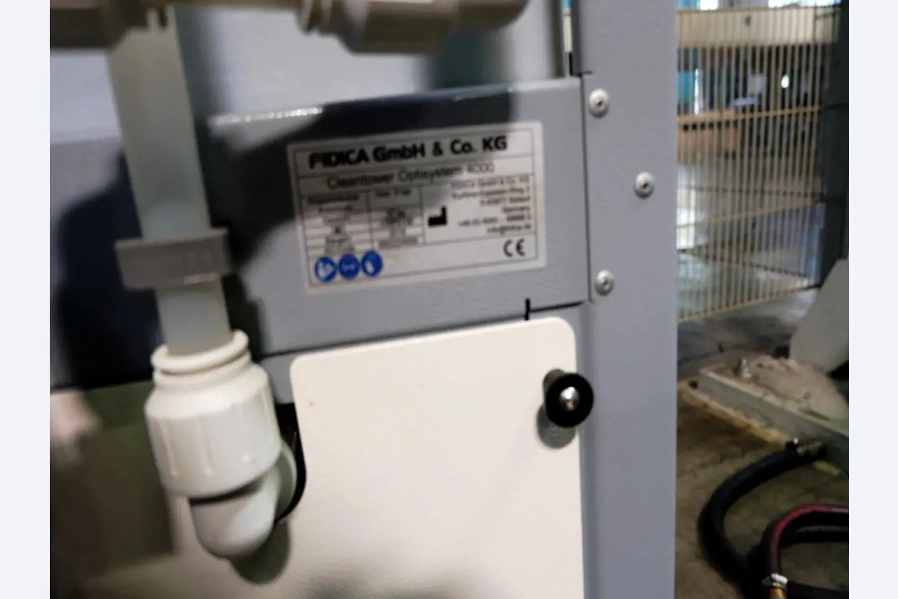 Machines pour la fabrication de pièces (rapportées) automobiles moussées et injectées-2