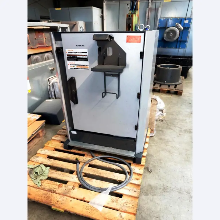 Machines for the manufacturing of foamed <br>and injected attachments and spare parts <br>for the automotive sector-2