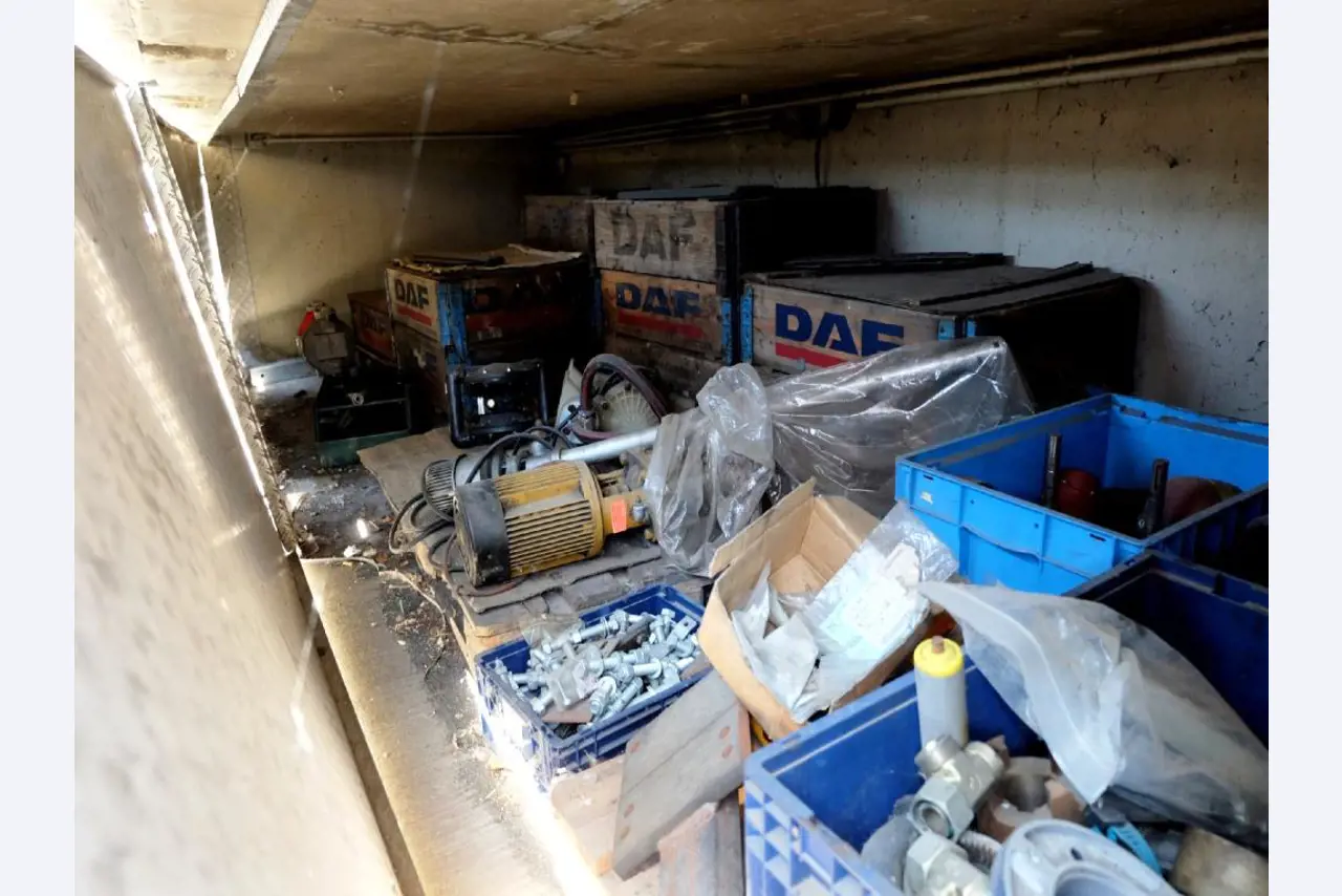 Machines pour la fabrication de pièces (rapportées) automobiles moussées et injectées-1