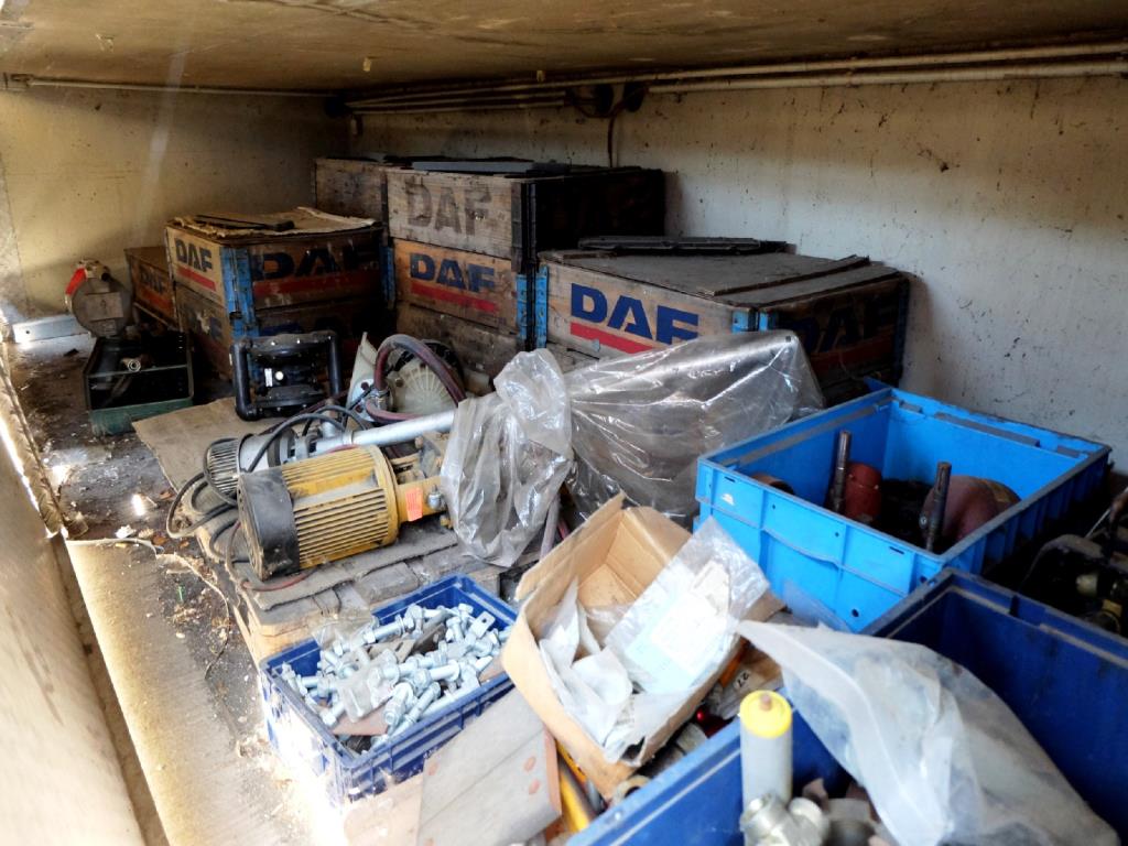 Machines for the manufacturing of foamed <br>and injected attachments and spare parts <br>for the automotive sector-2