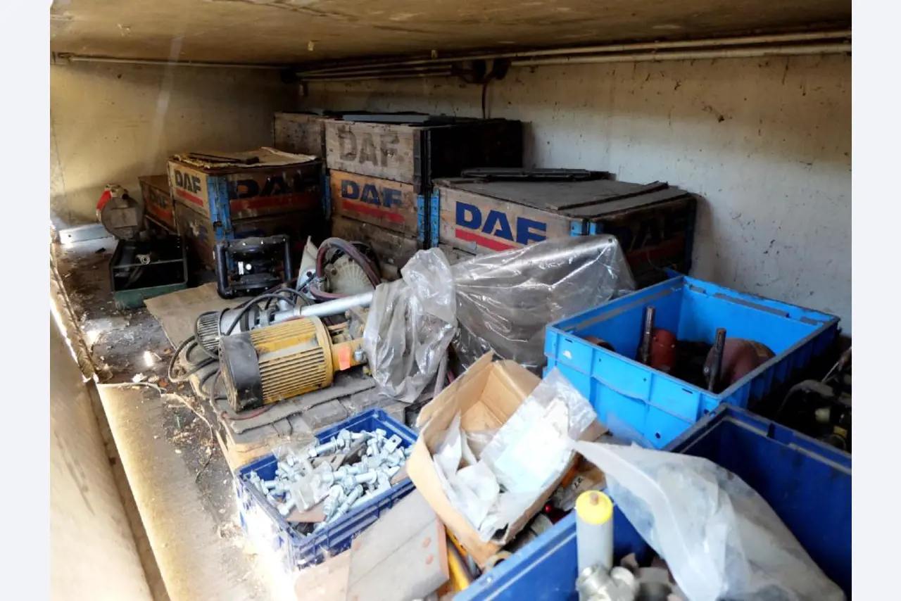 Machines pour la fabrication de pièces (rapportées) automobiles moussées et injectées-2