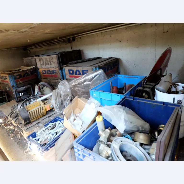 Machines pour la fabrication de pièces (rapportées) automobiles moussées et injectées-3