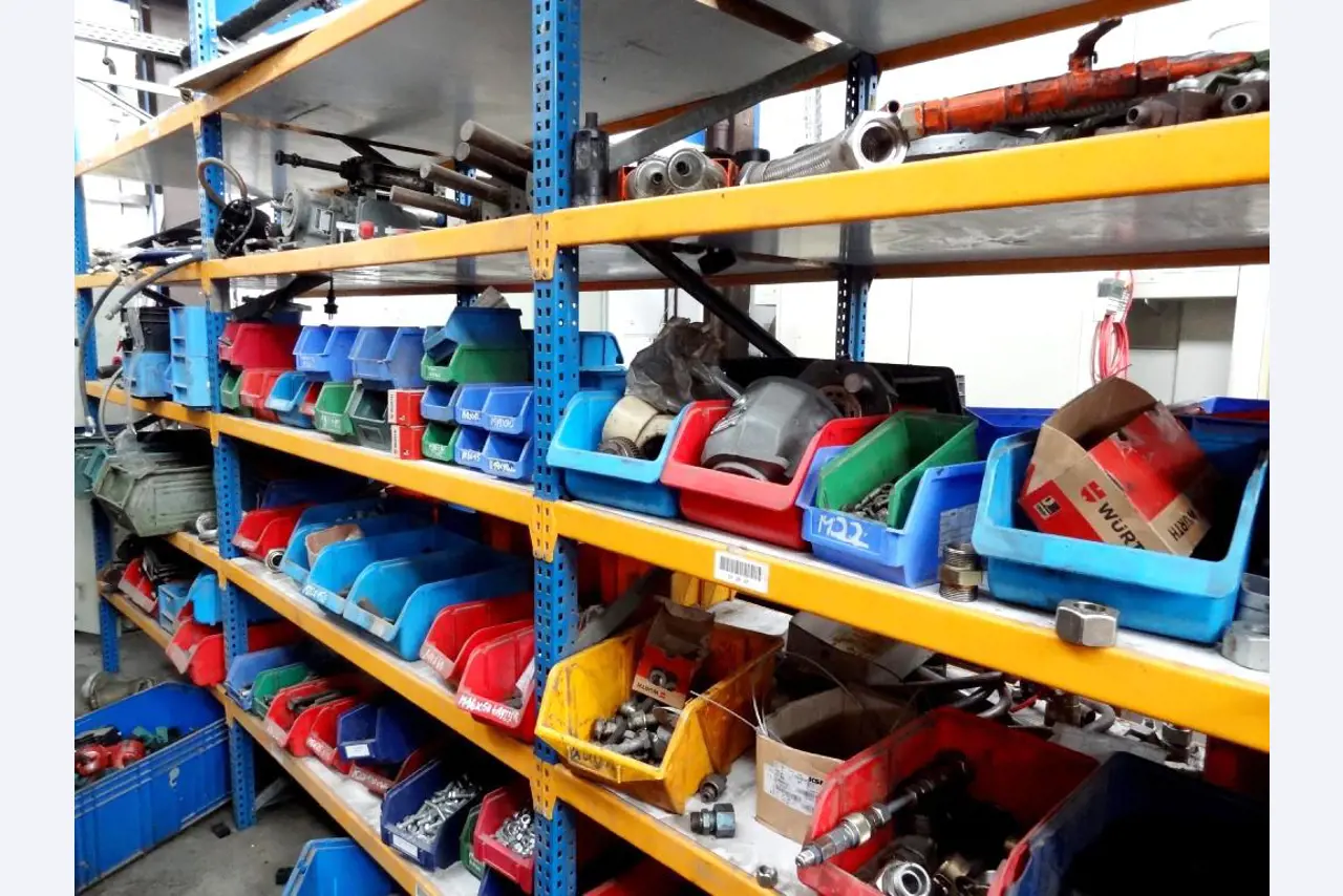 Machines for the manufacturing of foamed <br>and injected attachments and spare parts <br>for the automotive sector-4