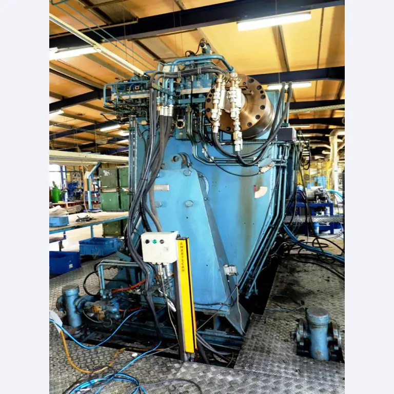 Machines for the manufacturing of foamed <br>and injected attachments and spare parts <br>for the automotive sector-13