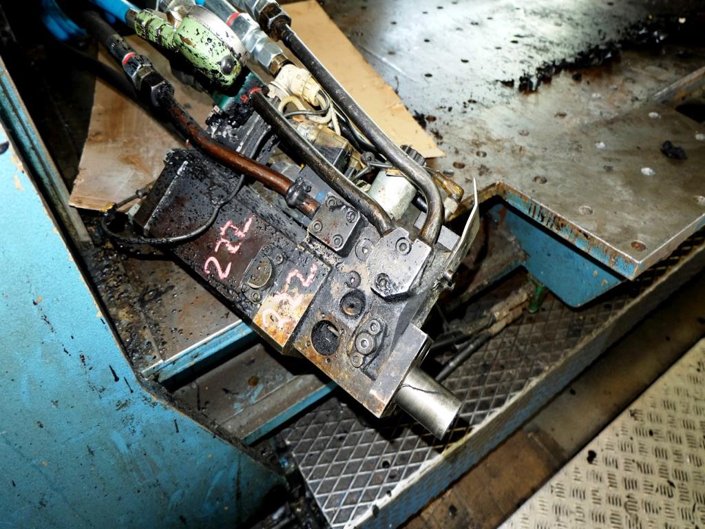 Machines for the manufacturing of foamed <br>and injected attachments and spare parts <br>for the automotive sector-17