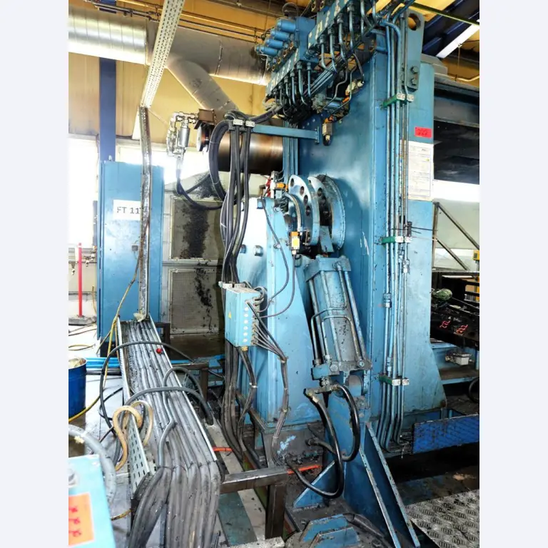 Machines for the manufacturing of foamed <br>and injected attachments and spare parts <br>for the automotive sector-18