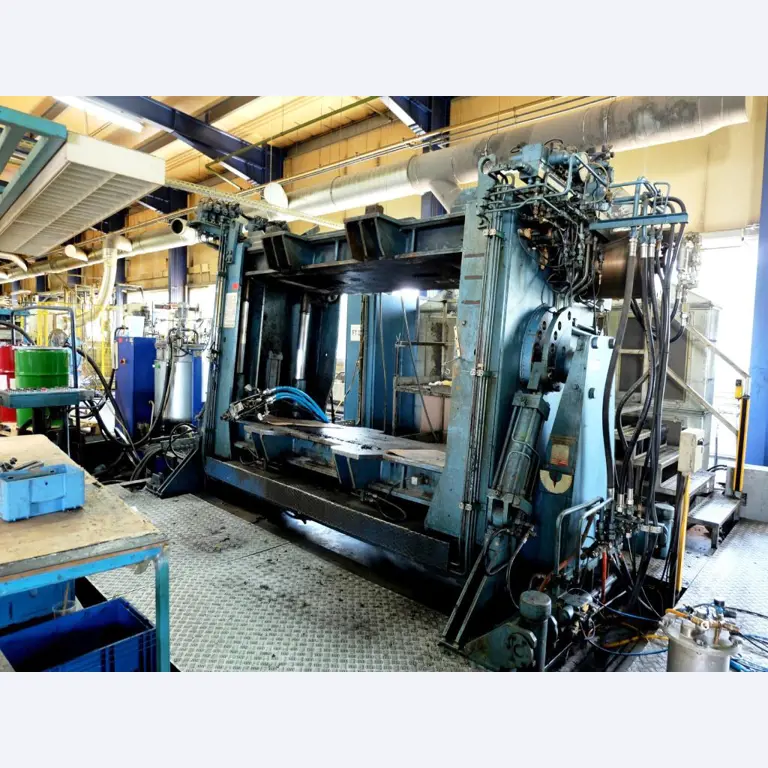Machines for the manufacturing of foamed <br>and injected attachments and spare parts <br>for the automotive sector-1
