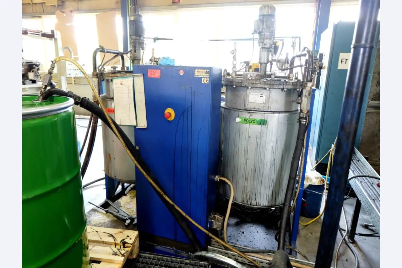 Machines for the manufacturing of foamed <br>and injected attachments and spare parts <br>for the automotive sector-20