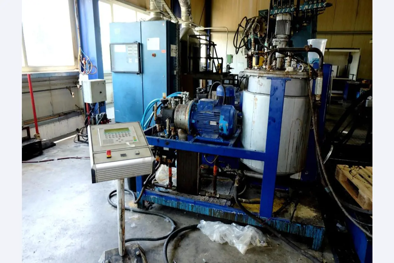 Machines for the manufacturing of foamed <br>and injected attachments and spare parts <br>for the automotive sector-3
