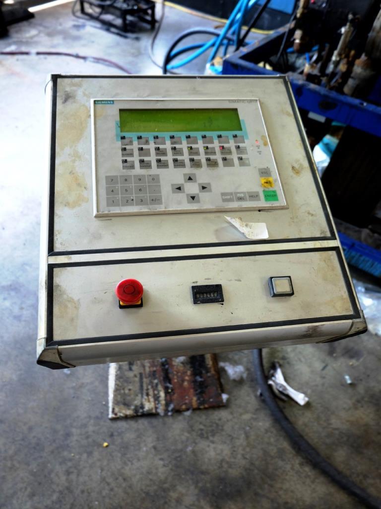 Machines for the manufacturing of foamed <br>and injected attachments and spare parts <br>for the automotive sector-4