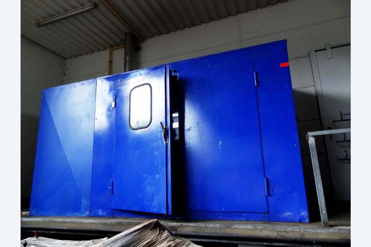 Machines for the manufacturing of foamed <br>and injected attachments and spare parts <br>for the automotive sector-5
