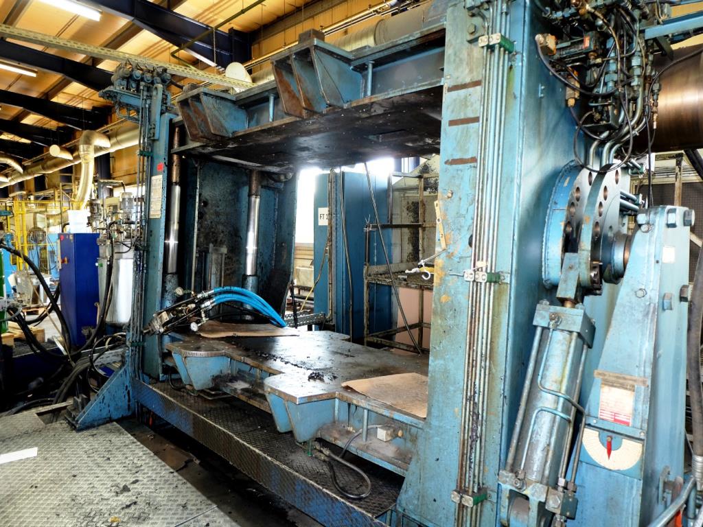 Machines for the manufacturing of foamed <br>and injected attachments and spare parts <br>for the automotive sector-9